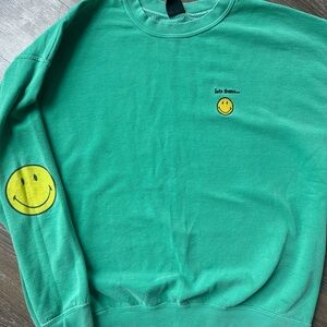 iets frans… Smiley Face green pullover crewneck